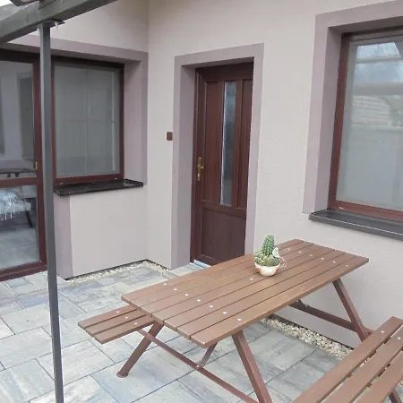 Ubytovani Apartman U Langru Lägenhet *