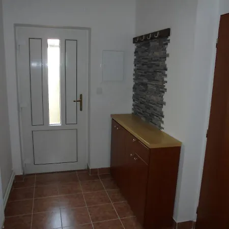 Lägenhet Ubytovani Apartman U Langru